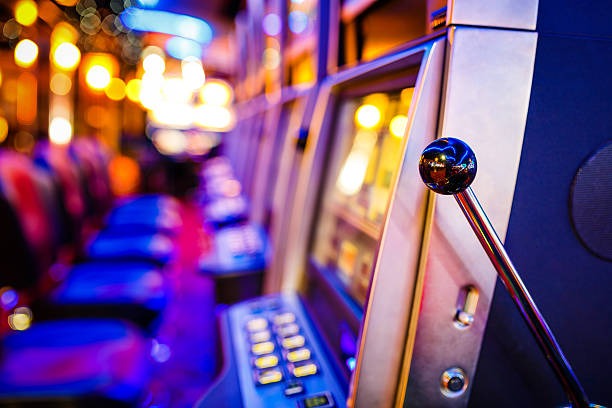 Mobile app interface showing live games dashboard